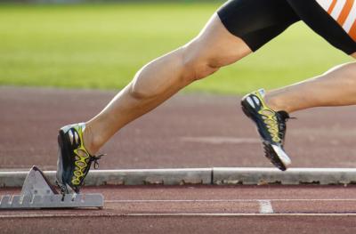 track runner running