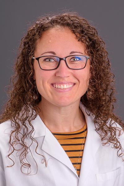 Lindsey Bravin, MD headshot