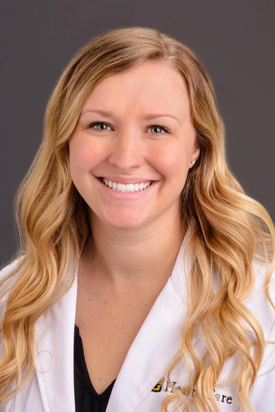 Taylor Phillips, FNP headshot