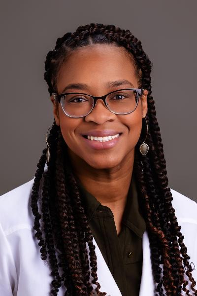 Tia Brodeur, MD headshot