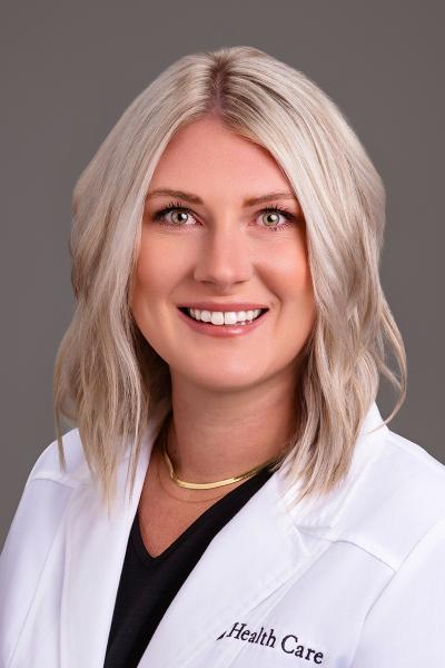 Bailey Dent, FNP headshot