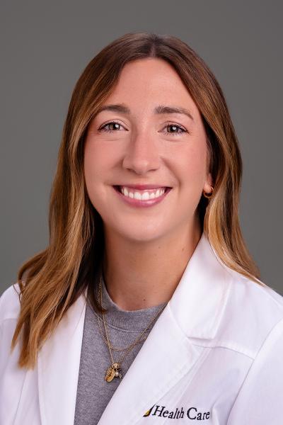 Haley Hallford, FNP headshot