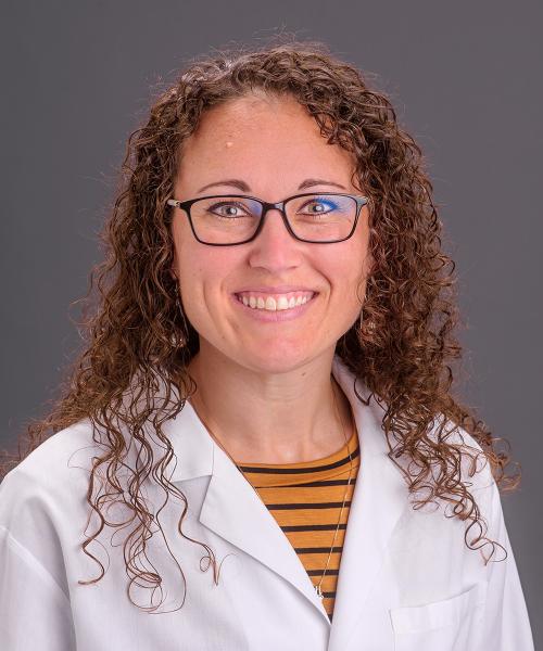 Lindsey Bravin, MD headshot