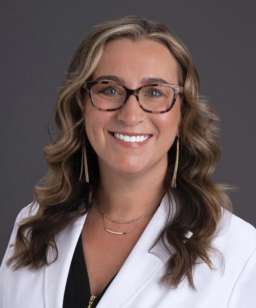 Angelee Geisler, FNP headshot