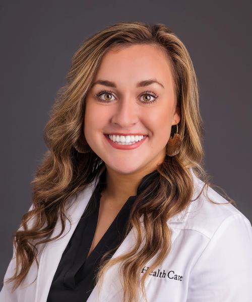 Erika Lewis, FNP headshot