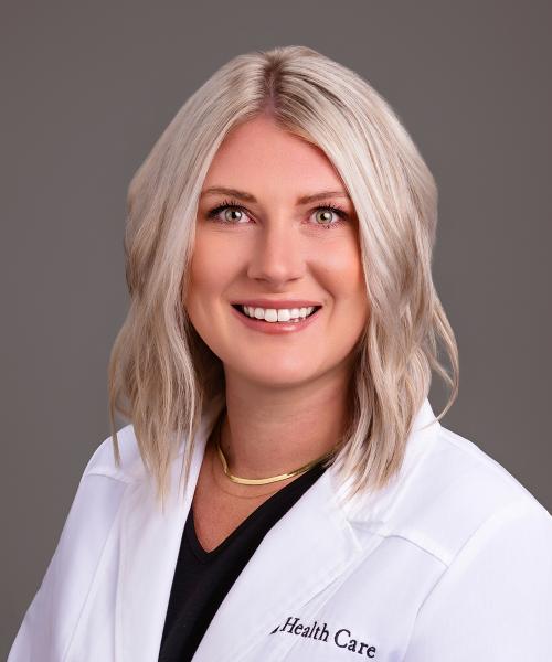 Bailey Dent, FNP headshot