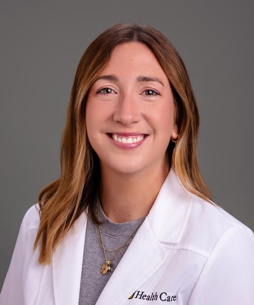 Haley Hallford, FNP headshot