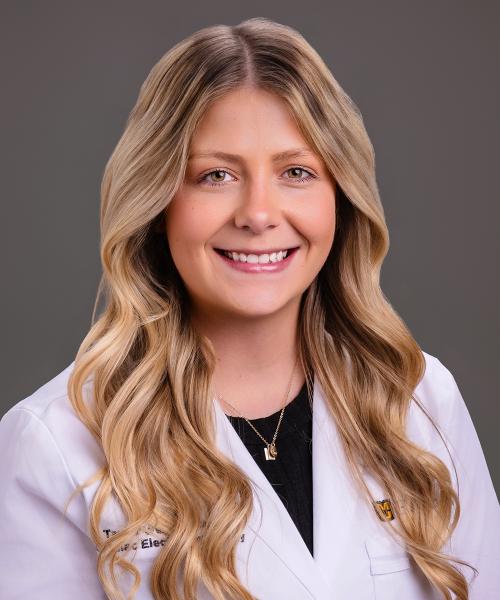 Taylar Wetrich, FNP headshot