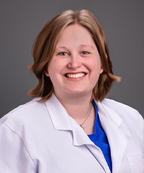 Lara Krusniak, MD headshot
