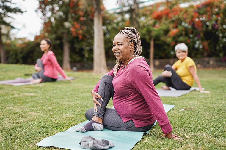 women's outdoor fitness class